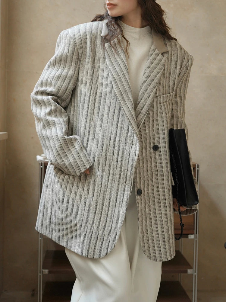 The Striped Statement Blazer – Relaxed Fit